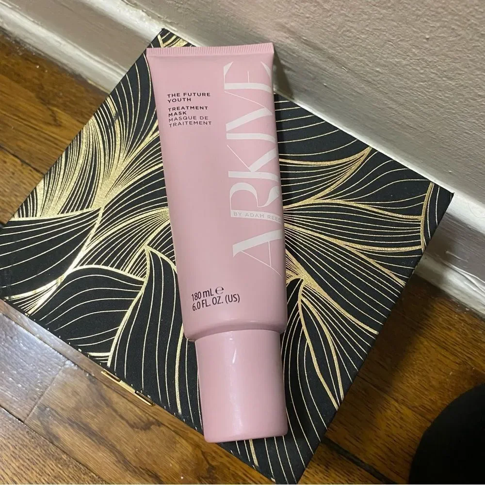 Arkive THE FUTURE YOUTH TREATMENT MASK NIB 6oz